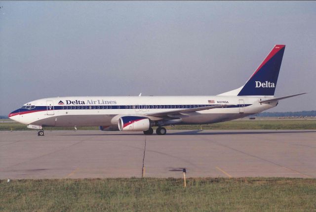 Boeing 737-800 (N374DA)