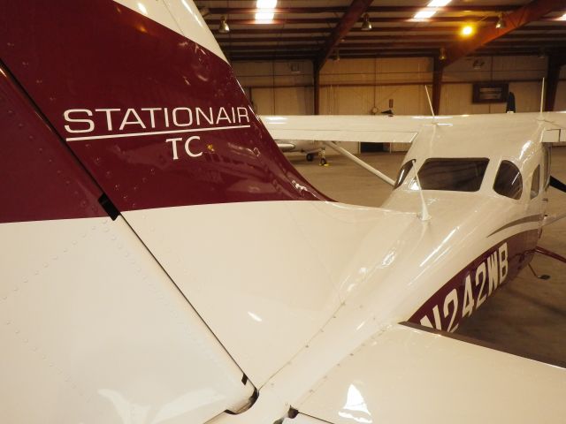 Cessna 206 Stationair (N242WB)