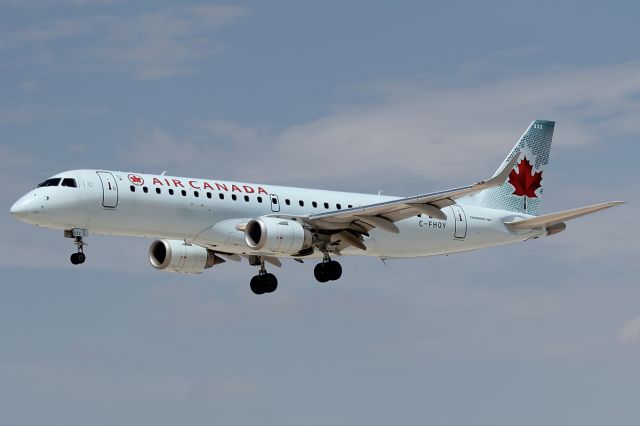 Embraer ERJ-190 (C-FHOY)