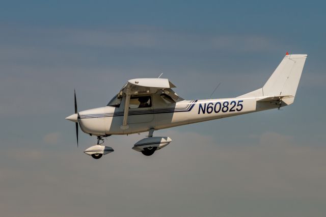 Cessna Commuter (N60825)