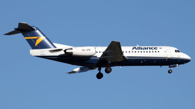 Fokker 70 (VH-JFB) - Short Final To Rwy 25