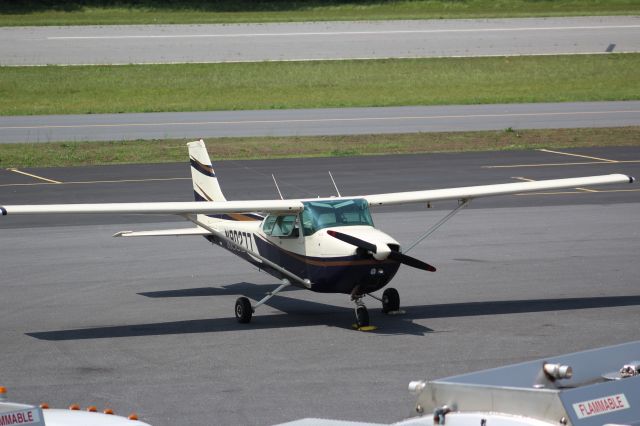 Cessna Skyhawk (N80277) - Parked br /Owned By: JRM Property Inc