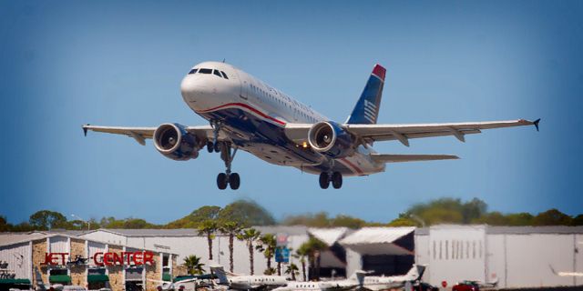 Airbus A319 (N712US)