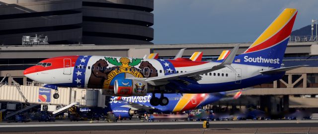 Boeing 737-700 (N280WN) - phoenix sky harbor international airport 22FEB20