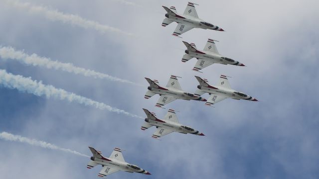 Lockheed F-16 Fighting Falcon — - The Thunderbirds at the 2019 Dayton Air Show