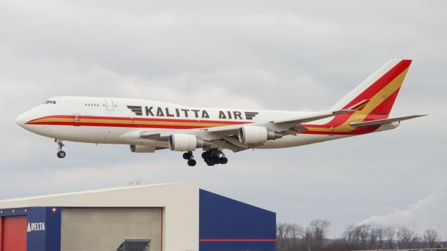 Boeing 747-400 (N745CK)