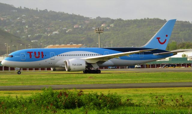 Boeing 787-8 (G-TUIH)