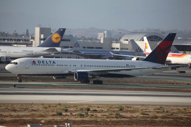 BOEING 767-300 (N143DA) - LANDED