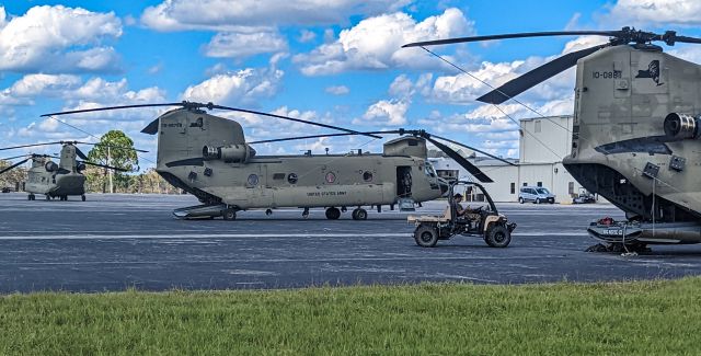 Boeing CH-47 Chinook (0808759) - 08-08759 Boeing CH-47F Chinook C/N M.8759 - United States Armybr /Photo: Deborah Del Corobr /(TDelCoro)br /Southwest Florida International Airport (KRSW)br /NY Guard Assist in Hurricane Ian Response