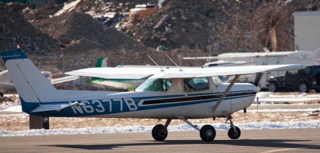 Cessna 152 (N6377B) - Take off RW 26