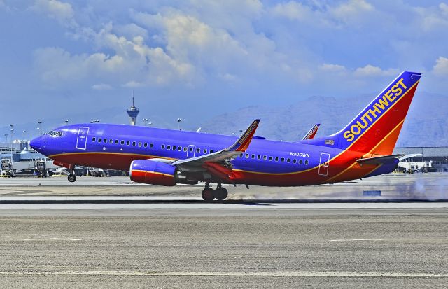 Boeing 737-700 (N906WN) - N906WN Southwest Airlines 2008 Boeing 737-7H4 C/N 36887  Las Vegas - McCarran International (LAS / KLAS) USA - Nevada, August 01, 2012 Photo: Tomás Del Coro