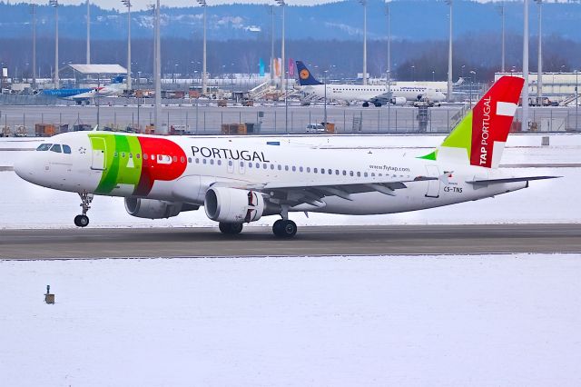 Airbus A320 (CS-TNS)