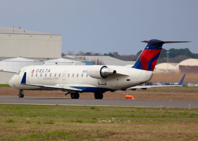 Canadair Regional Jet CRJ-200 (N858AS) - Taking off from Shreveport Regional. 2000 Bombardier CL-600-2B19