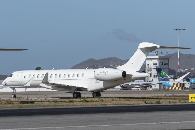 BOMBARDIER BD-700 Global 7500 (N44440)