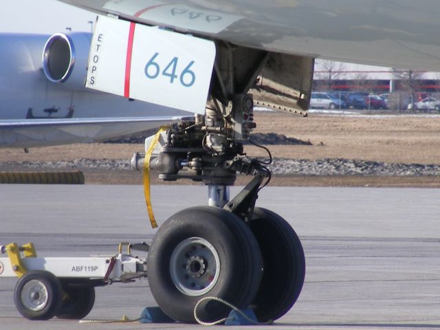 C-GDUZ — - nose wheel