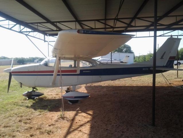 Cessna Skyhawk (N8535U) - At Sunrise Beach Airport, owned by Patrick Gibbons.