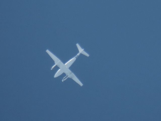 Beechcraft Super King Air 200 (N746KF)