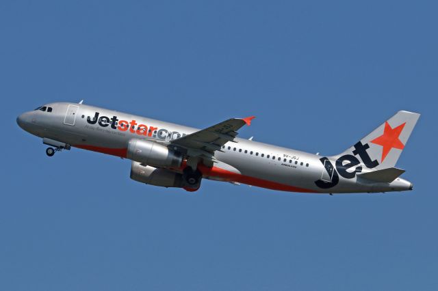 Airbus A320 (9V-JSJ)