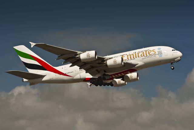 Airbus A380-800 (A6-EDF) - 2013:05:11      14:50:47