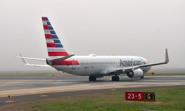 Boeing 737-800 (N925AN) - American Airlines Boeing 737-823 N925AN in Charlotte