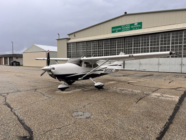 Cessna Skylane (N9309C)