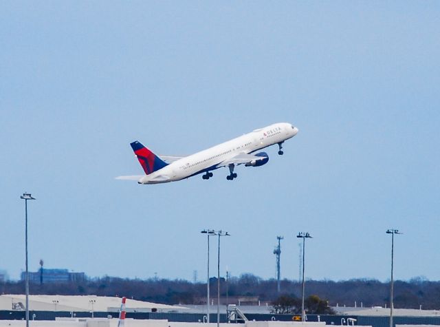 N650DL — - A nice surprise seeing a Delta 757 at CLT.  Headed off to IND.  2/6/21.