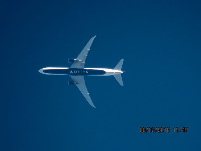 BOEING 767-400 (N835MH)