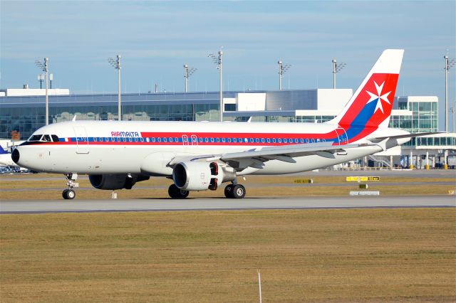 Airbus A320 (9H-AEI)