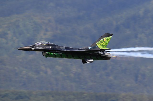 Lockheed F-16 Fighting Falcon (SFR87)