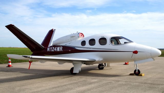 Cirrus Vision SF50 (N124MR) - Visitors