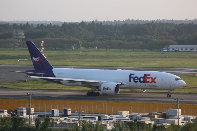 Boeing 777-200 (N886FD)