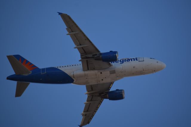 Airbus A319 (N310NV)