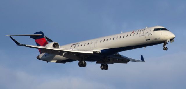 Canadair Regional Jet CRJ-900 (N186GJ)