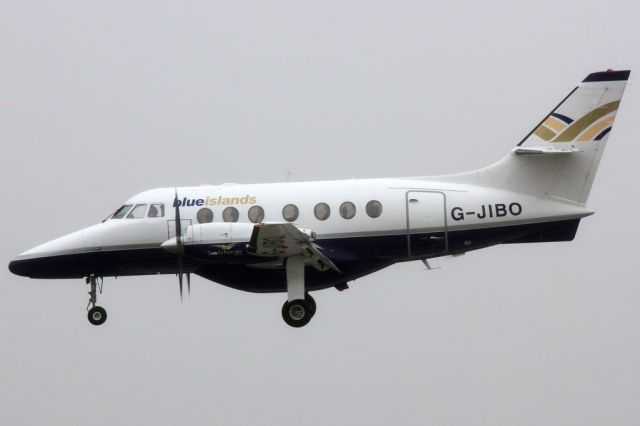 de Havilland Dash 8-400 (G-JIBO)