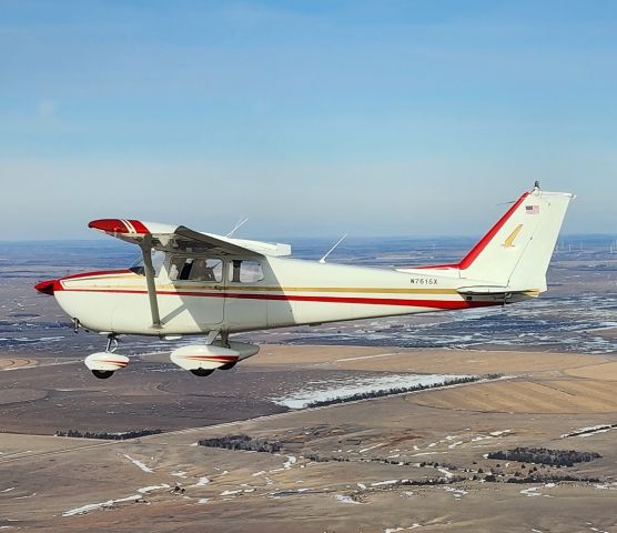 Cessna Skyhawk (N7615X)