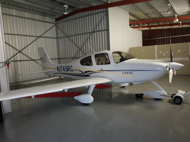 Cirrus SR-22 (N749RC)