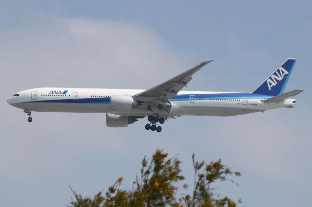 BOEING 777-300ER (JA780A) - PHOTO TAKEN IN 2009