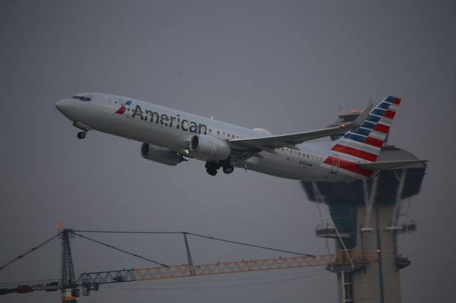 Boeing 737-800 (N956NN)