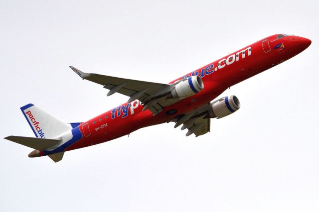 Embraer ERJ-190 (VH-ZPM) - Getting airborne off runway 23. Friday 5th October 2012.