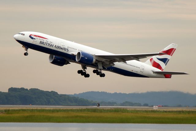 Boeing 777-200 (G-VIIG) - Speedbird 29 Golf departing for London-Heathrow on RWY 9