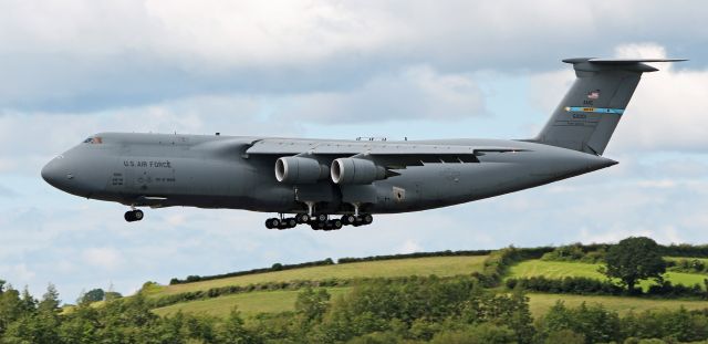 85-0001 — - usaf c-5m galaxy 85-0001 landing at shannon 7/6/19.