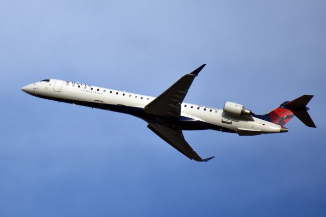 Canadair Regional Jet CRJ-900 (N924XJ)