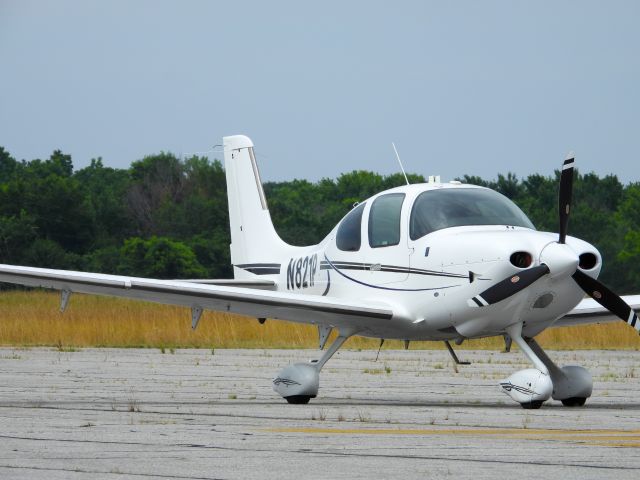 Cirrus SR-22 (N821P) - 06/27/22br /RVS-MIO