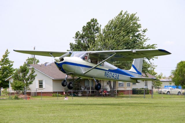 Cessna Skyhawk (N6043A)