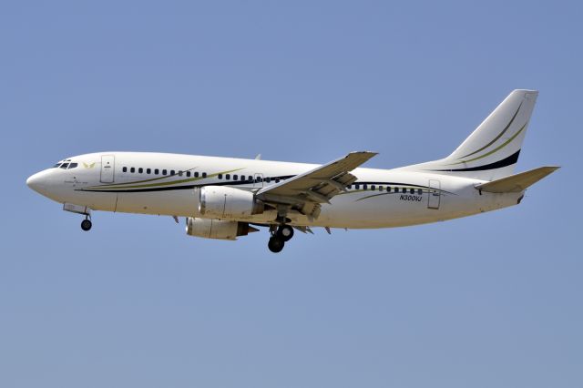 BOEING 737-300 (N300VJ)