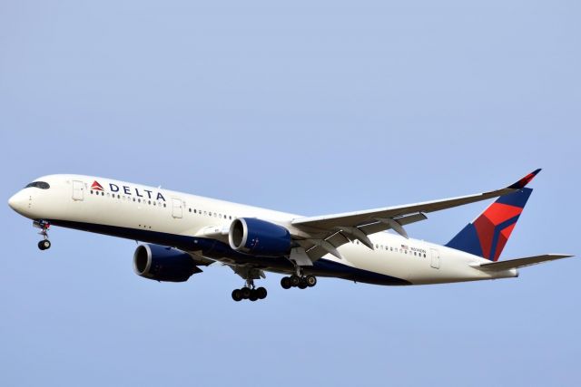 Airbus A350-900 (N514DN) - Delta 201 Heavy Johannesburg Atlanta stops off in Boston for a Crew change 