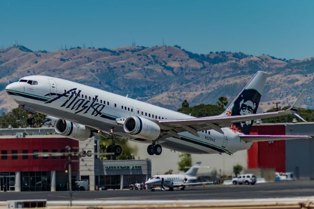 Boeing 737-800 (N529AS) - Off to Seattle goes the afternoon Alaska flight