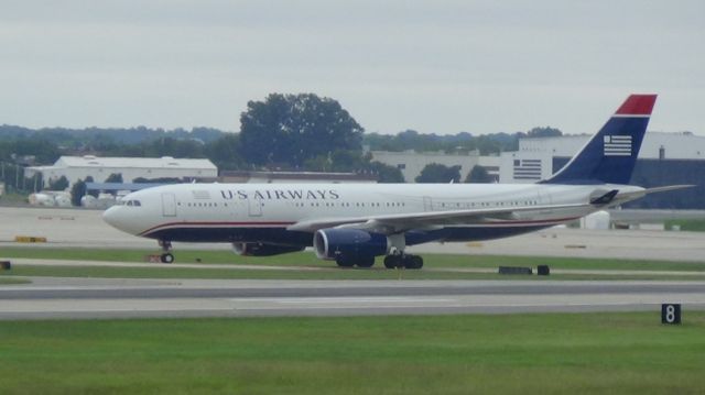 Airbus A330-200 (N387AW)