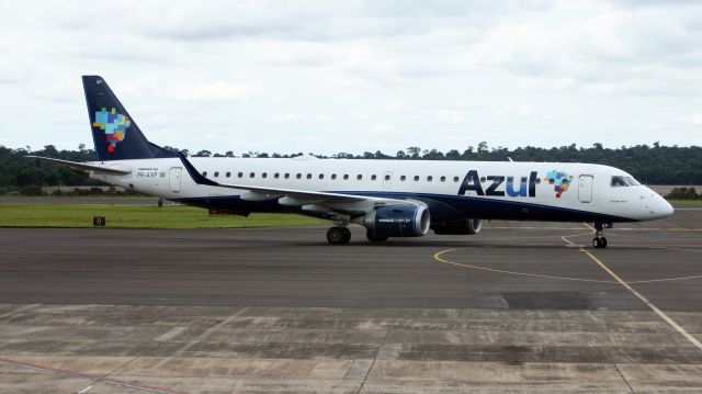 Embraer ERJ-190 (PR-AXP)