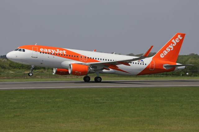 Airbus A320 (OE-IJW) - Another of Easyjets Austrian registered aircraft.  OE-IJW operating EZY1887 to Munich.